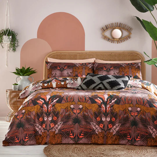 Kaihalulu Floral Reversible Duvet Cover Set