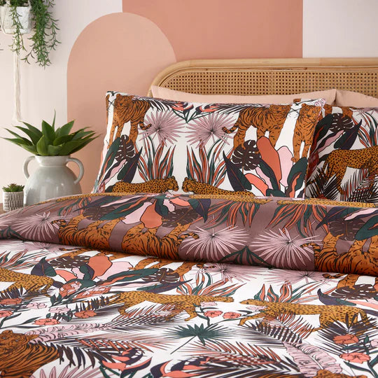 Kaihalulu Floral Reversible Duvet Cover Set