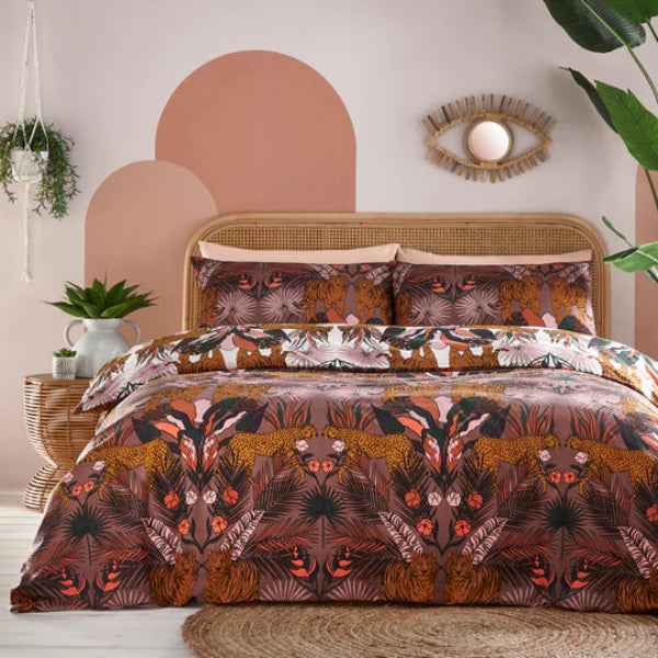 Kaihalulu Floral Reversible Duvet Cover Set